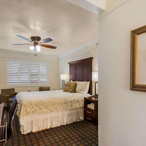 Queen Room Accessible or Nonsmoking